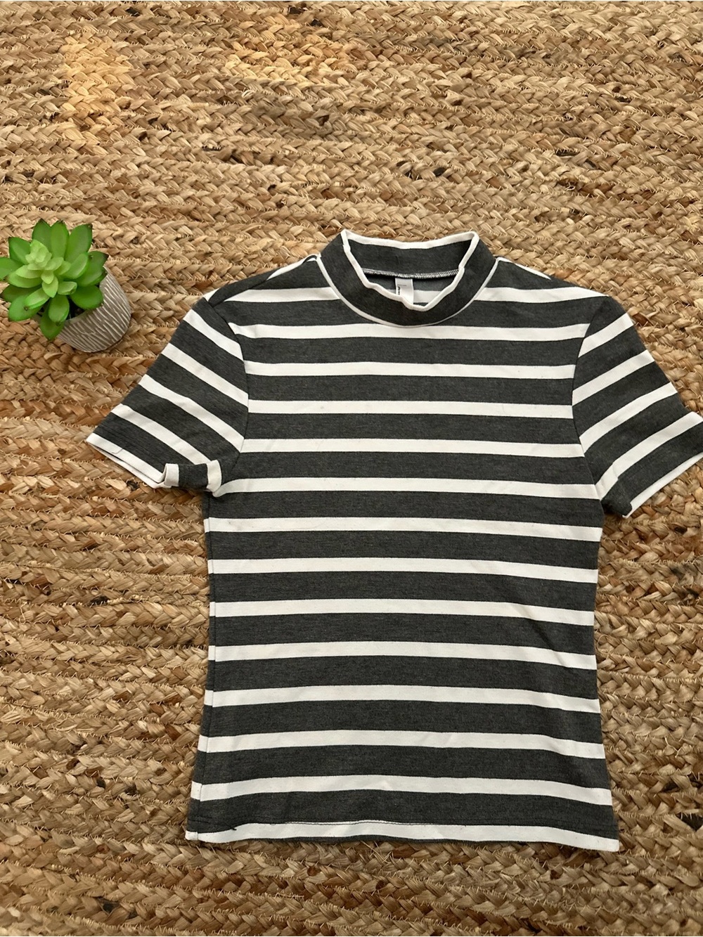 STRIPED HIGH NECK CROP TOP